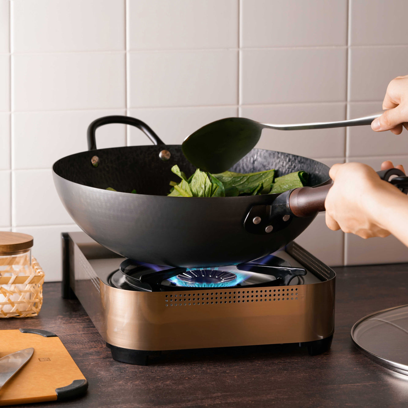 Wok de acero al carbono antiadherente Companion