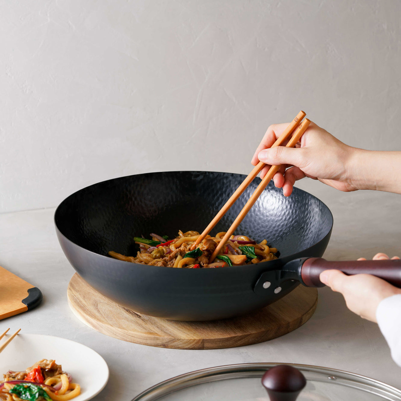 Wok de acero al carbono antiadherente Companion