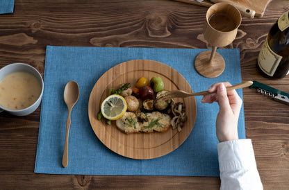 Eco-friendly round bamboo dinner plate.