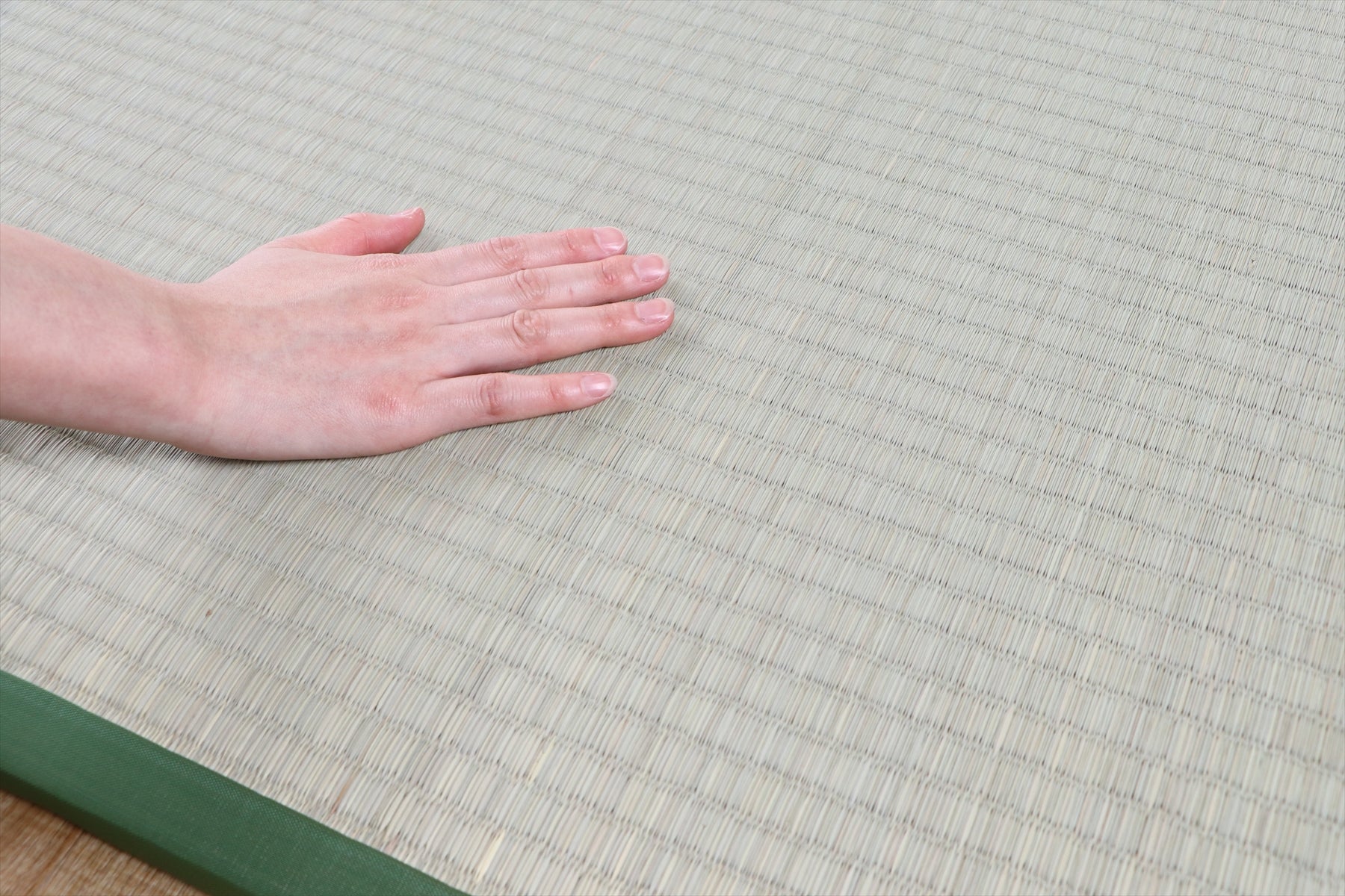 Vegan and sustainable traditional Japanese Rakuza Light tatami made from natural igusa rush grass, styled as eco-friendly flooring in a minimalist home.