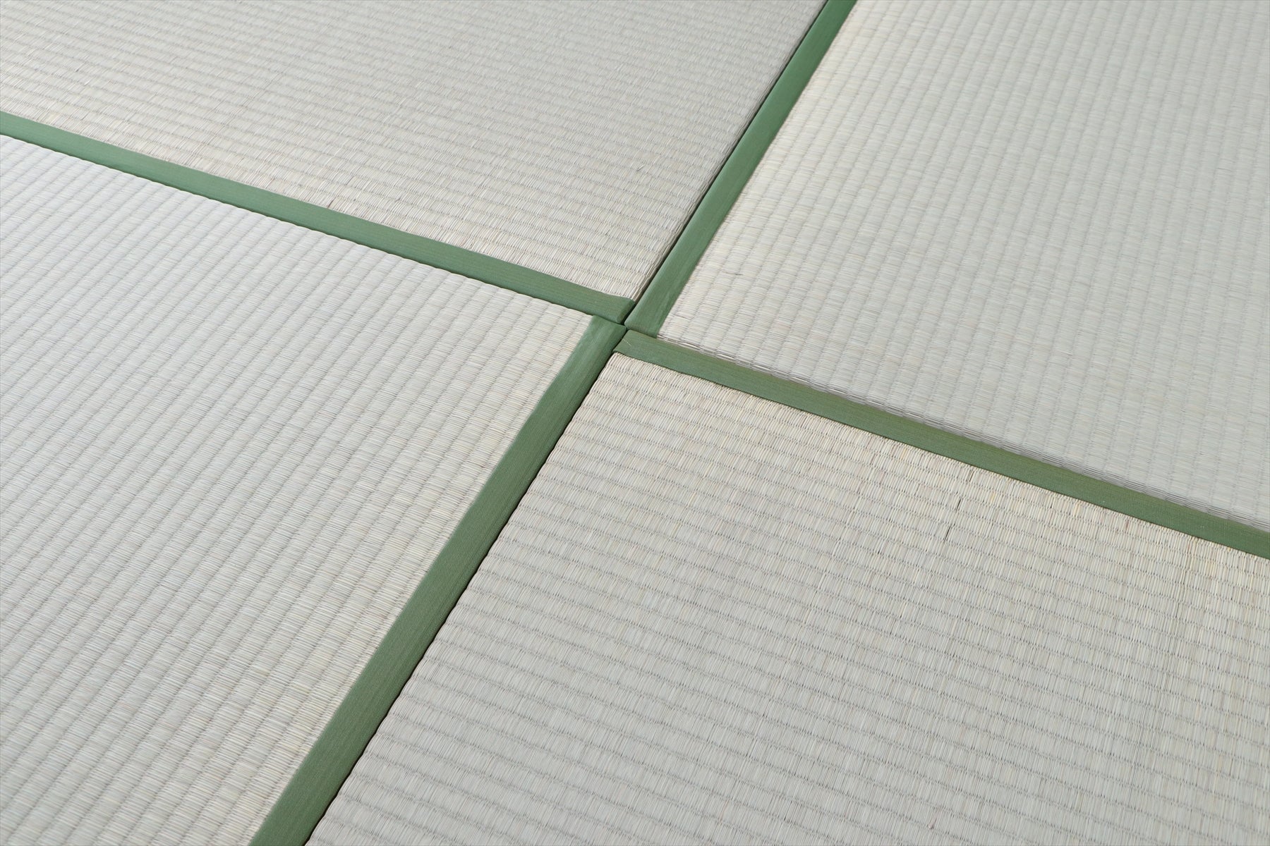 Vegan and sustainable traditional Japanese Rakuza Light tatami made from natural igusa rush grass, styled as eco-friendly flooring in a minimalist home.