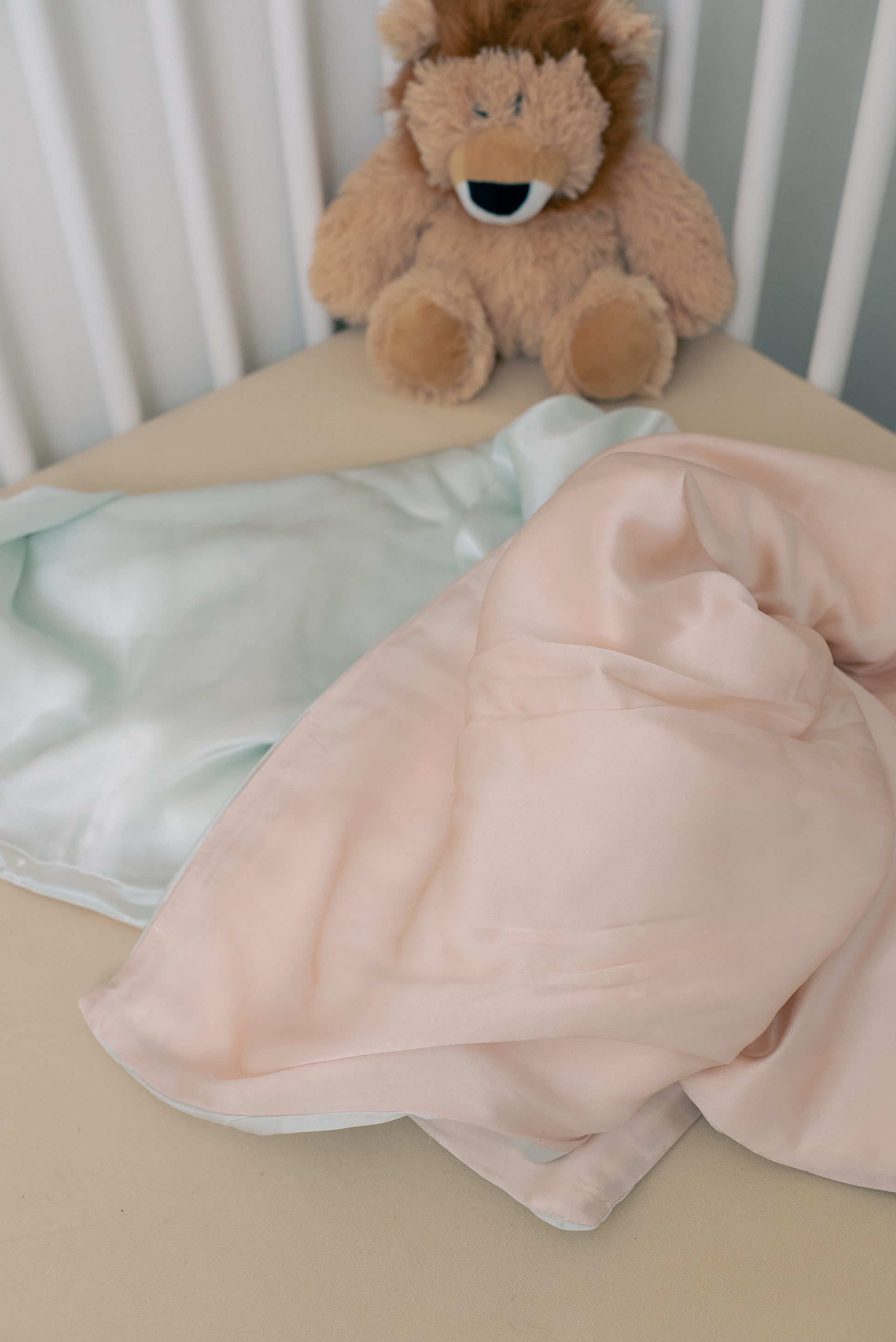 Baby pink premium silk baby blanket crafted from high-quality 6A silk for refined and sustainable infant comfort.